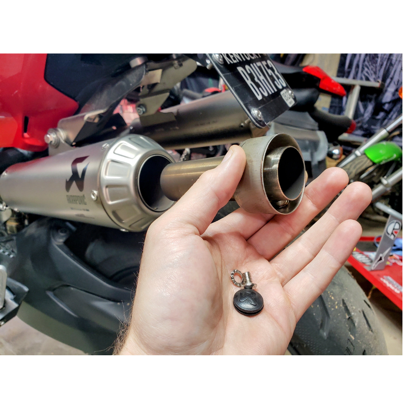 كاتم صوت Akrapovic  
